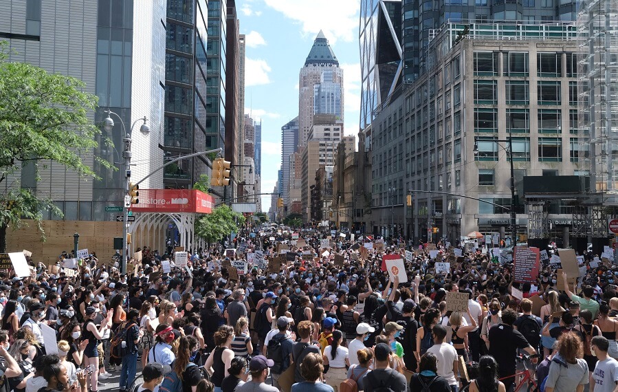 Рост заболеваемости коронавирусом в США из-за протестов. Протест в Нью-Йорке