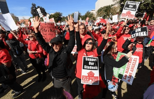 Протест учителей в Лос-Анджелесе
