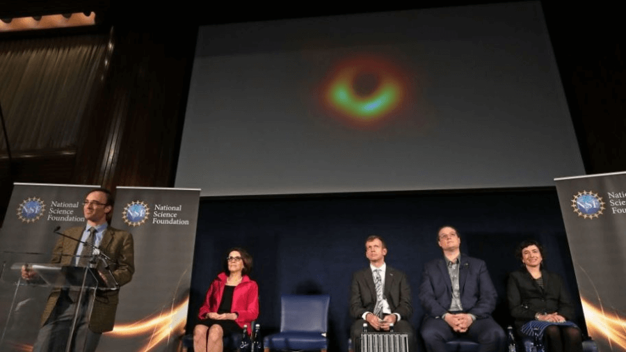 Презентация фото черной дыры