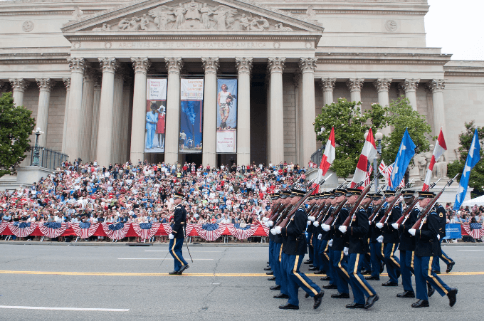 Парад в День Памяти в Вашингтоне