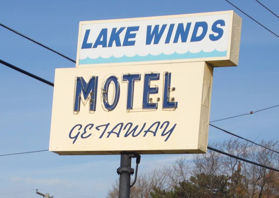 Lakewinds Motel